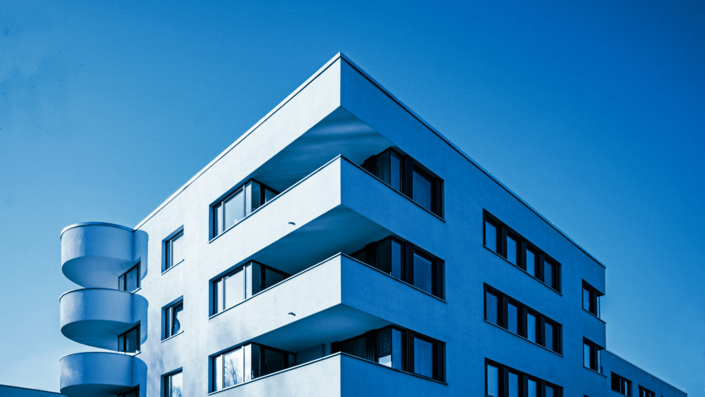 Riscos de comprar imóvel em leilão: o que ninguém te conta antes de investir